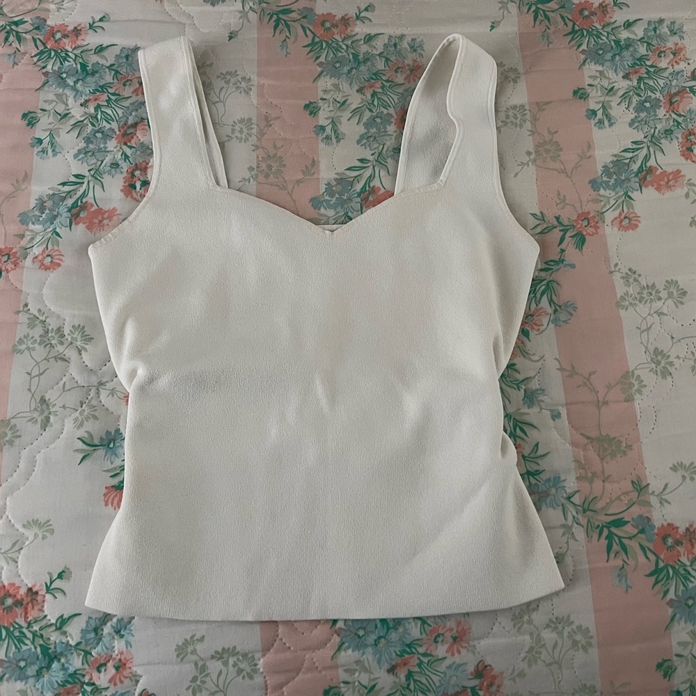 vince sleeveless sweetheart tank <3